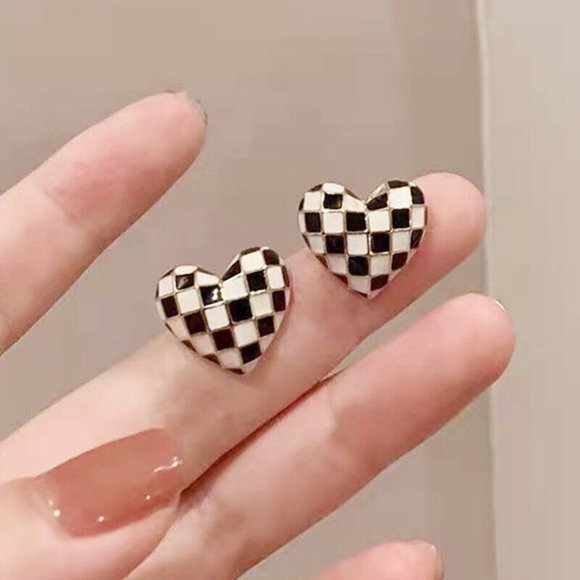 New 18K Gold Over Silver Heart Studs - Picture 3 of 4